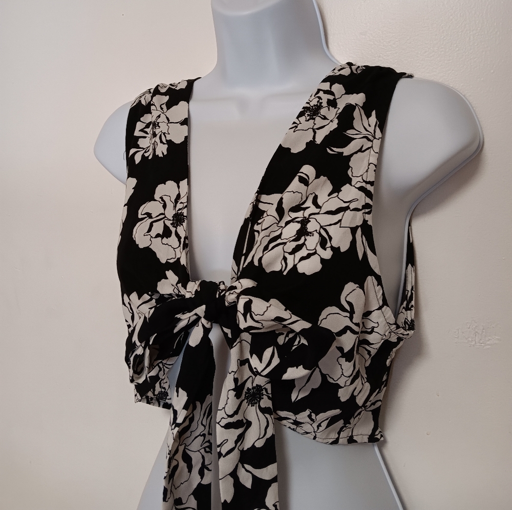 Halter style tie front crop top